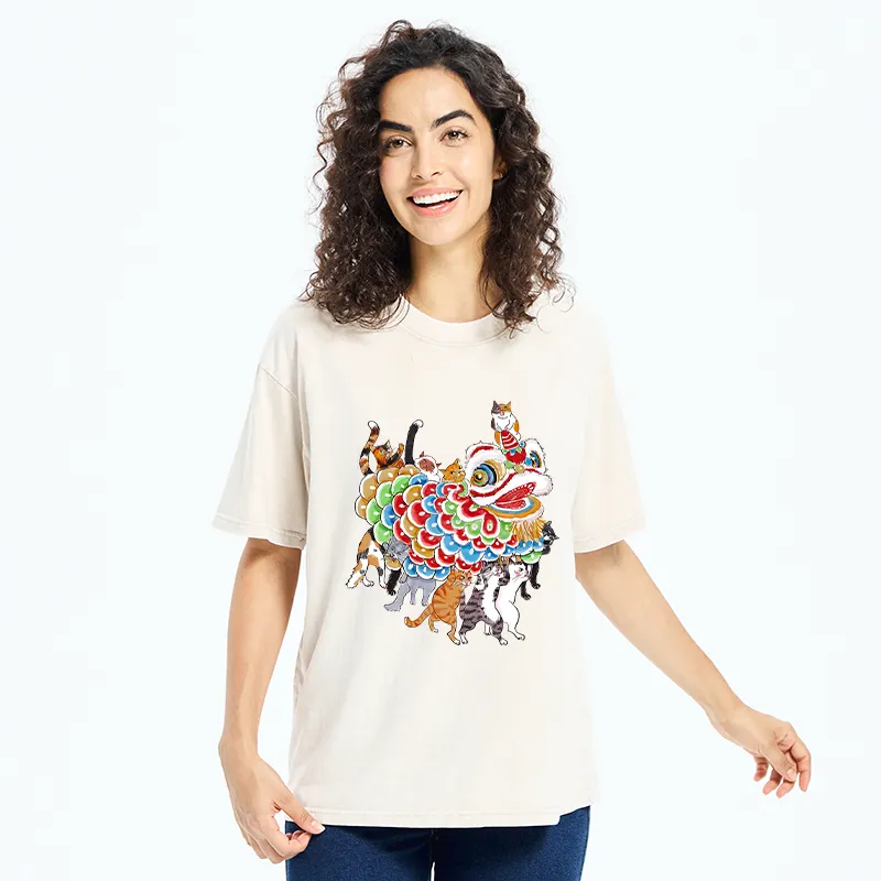 Tokyo-Tiger Cats Perform A Lion Dance To Celebrate The New Year Washed T-Shirt