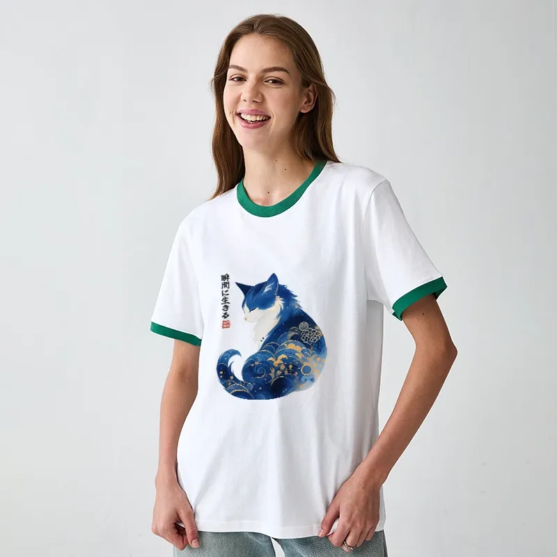 Tokyo-Tiger Retro Zen Cat: Living the Present Trim T-Shirt
