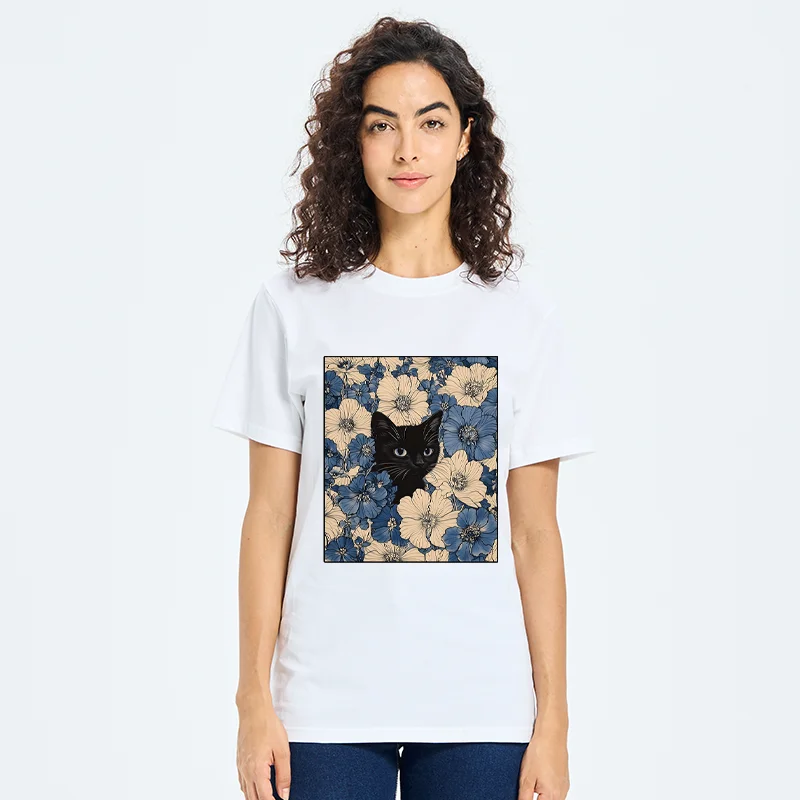 Tokyo-Tiger Cat In The Flowers Classic T-Shirt