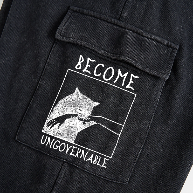 Tokyo-Tiger Cat Biting Arm Washed Utility Sweatpants