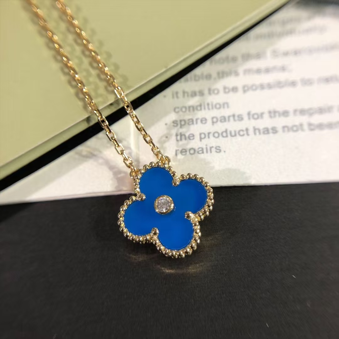 Buy replica Van Cleef & Arpels Magic Alhambra Pendant Necklace and replica jewelry from PICKS Jewelry