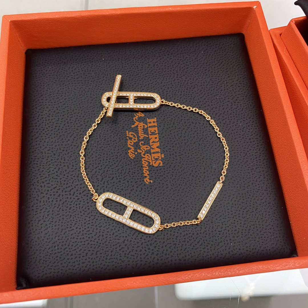 Buy replica Hermes Diamond Paved Pig Nose Bracelet and replica jewelry from PICKS Jewelry