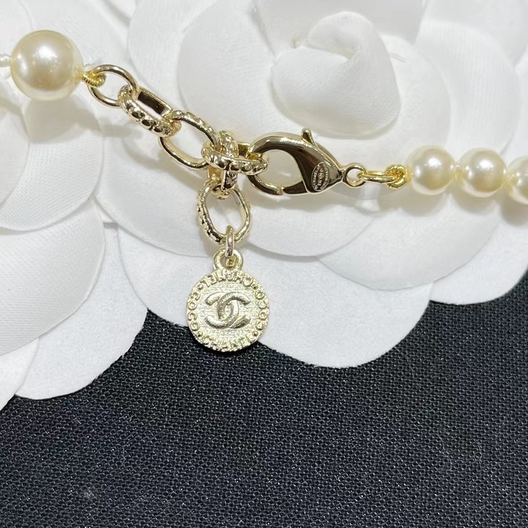 Buy replica Chanel Vibe Gradient Pearl Necklace and replica jewelry from PICKS Jewelry