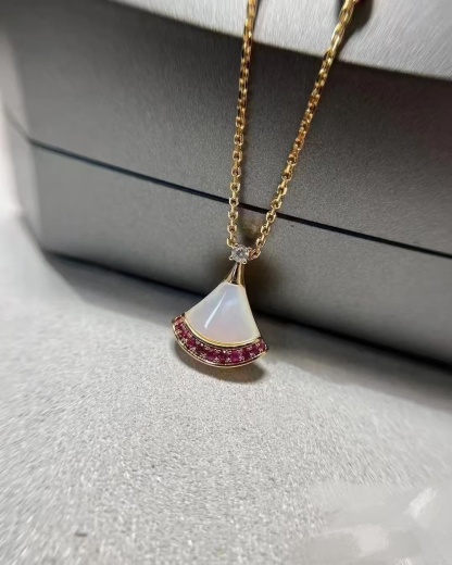 Buy replica Bvlgari Divas' Dream Necklace and replica jewelry from PICKS Jewelry