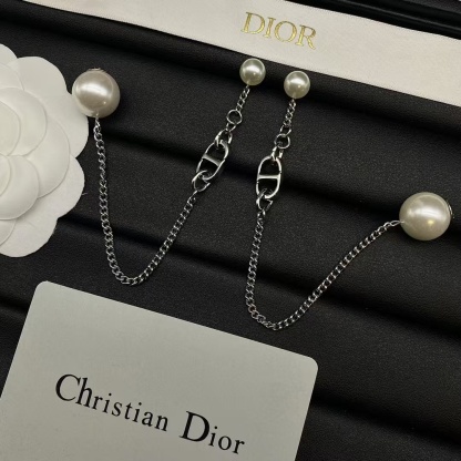 Buy replica Dior Chain Dangle Pearl Earrings and replica jewelry from PICKS Jewelry