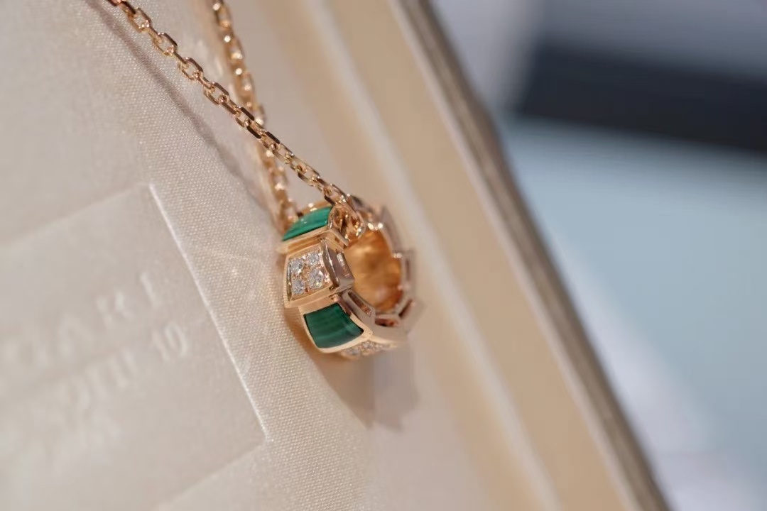 Buy replica Bvlgari Serpenti Viper Necklace and replica jewelry from PICKS Jewelry