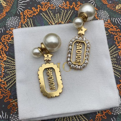 Buy replica Dior JADIOR Drop Pearl Earrings and replica jewelry from PICKS Jewelry