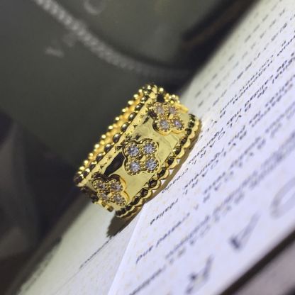 Buy replica Van Cleef & Arpels Wide Four Leaf Clover Ring and replica jewelry from PICKS Jewelry