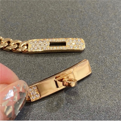 Buy replica Hermes Cuban Chain Pig Nose Bracelet and replica jewelry from PICKS Jewelry