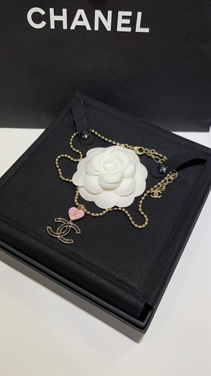 Buy replica Chanel Diamond Pearl Paved Double C Pendant Pearl Necklace and replica jewelry from PICKS Jewelry