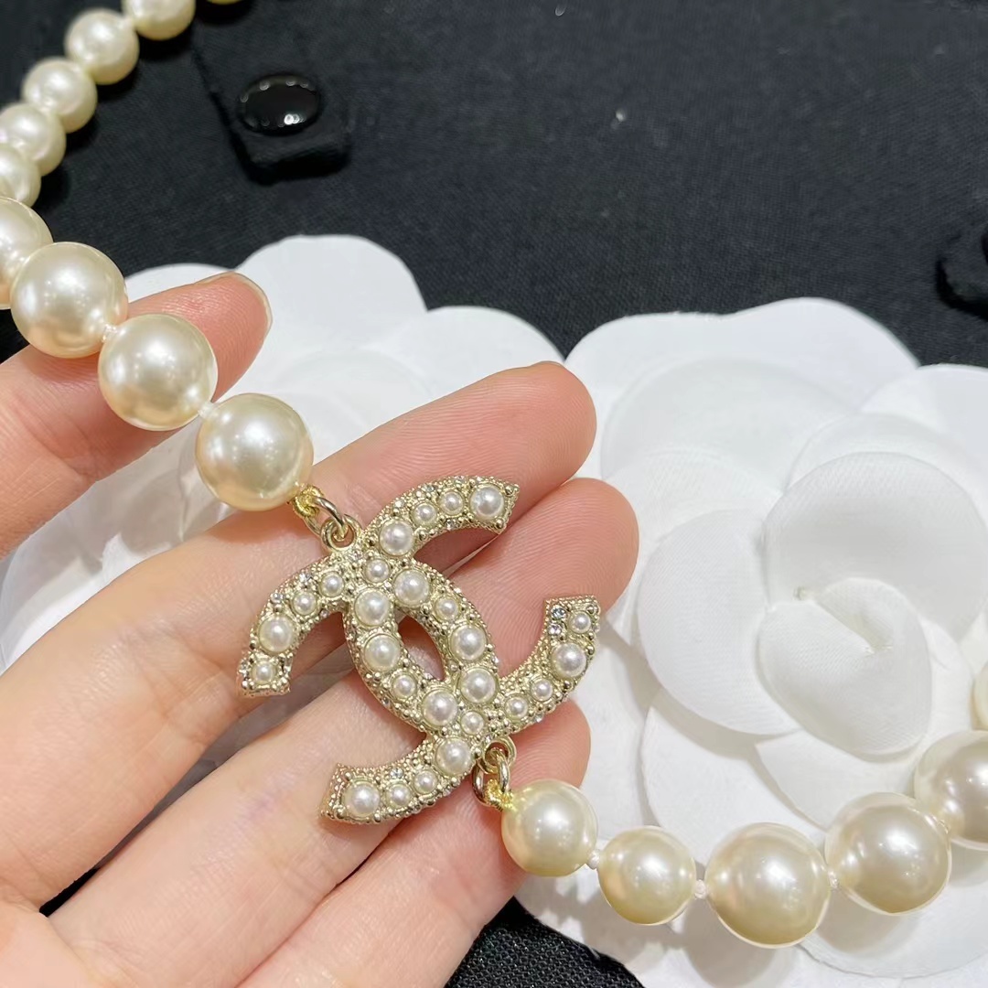 Buy replica Chanel Vibe Gradient Pearl Necklace and replica jewelry from PICKS Jewelry