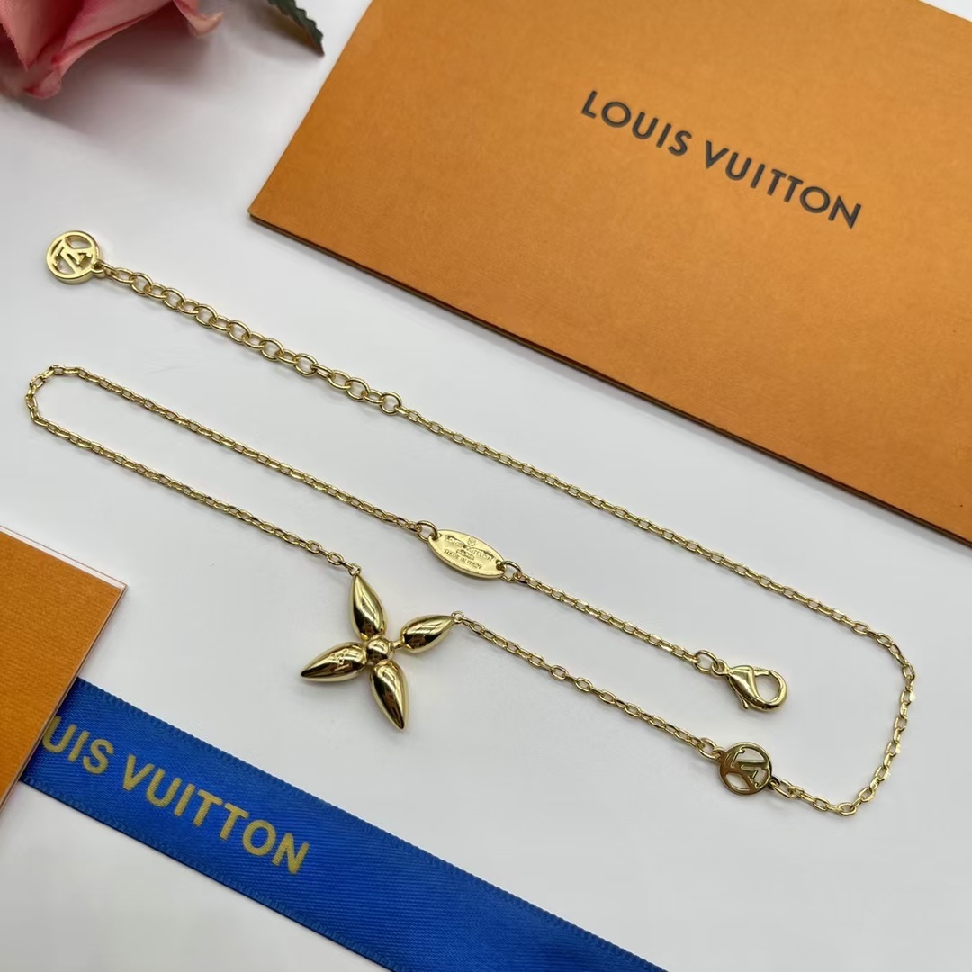 Buy replica Louis Vuitton Dainty Star Pendant Necklace and replica jewelry from PICKS Jewelry