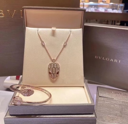 Buy replica Bvlgari Serpenti Seduttori Necklace and replica jewelry from PICKS Jewelry