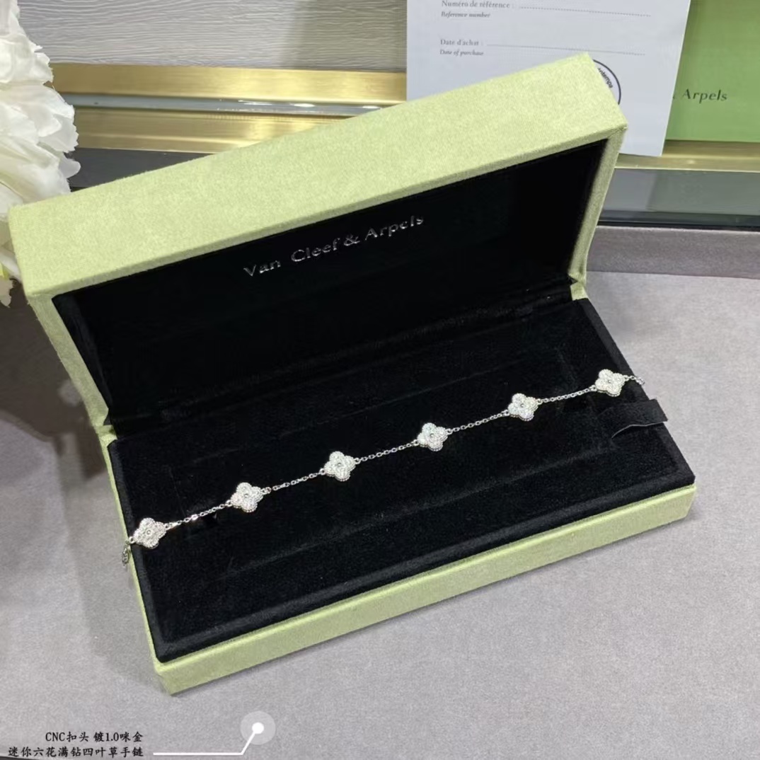 Buy replica Van Cleef & Arpels Full Diamond Six Clover Bracelet 0.9mm and replica jewelry from PICKS Jewelry