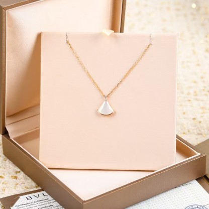 Buy replica Bvlgari Divas' Dream Necklace and replica jewelry from PICKS Jewelry