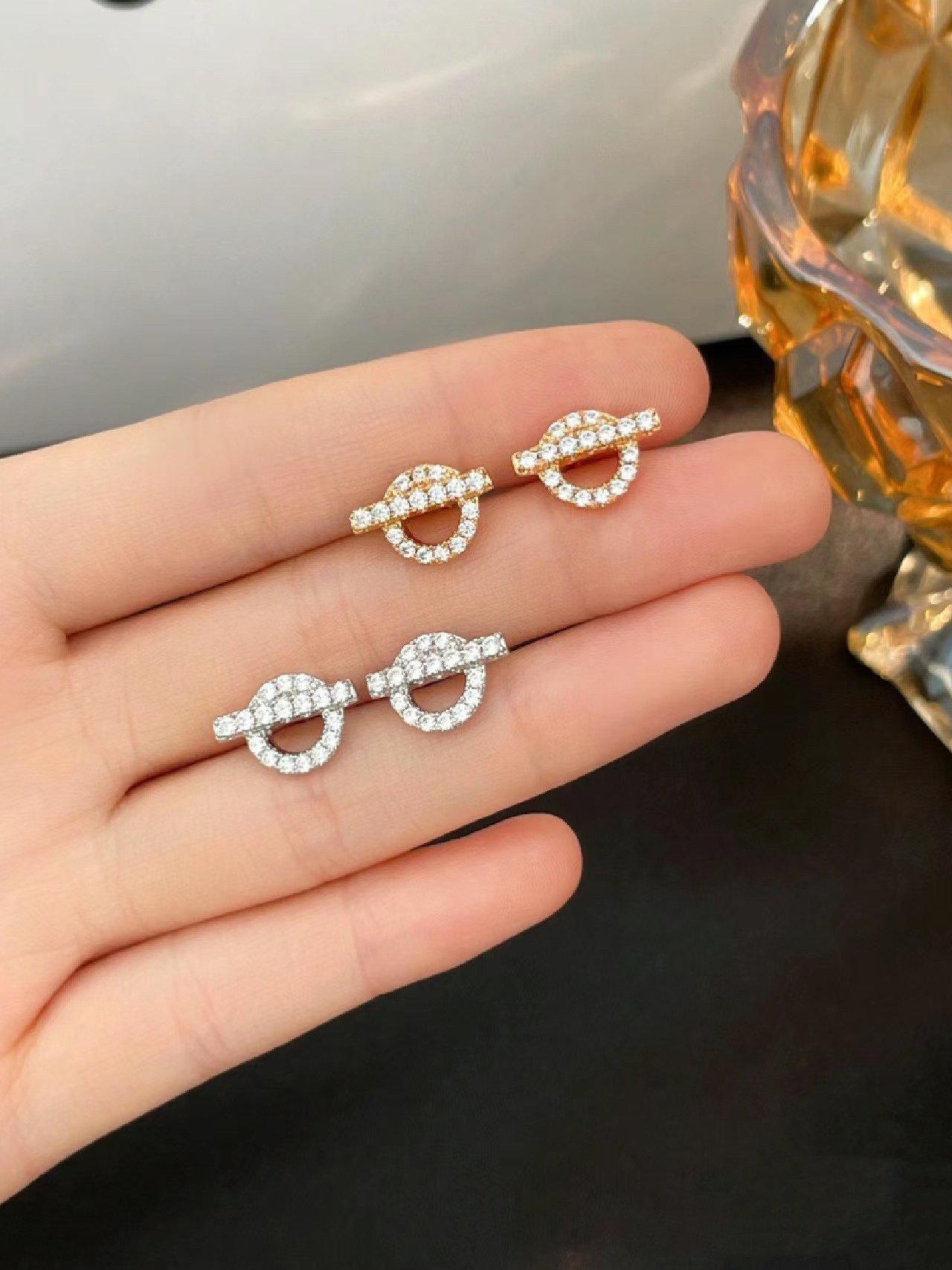 Buy replica Hermes Diamond Paved Q Stud Earrings and replica jewelry from PICKS Jewelry