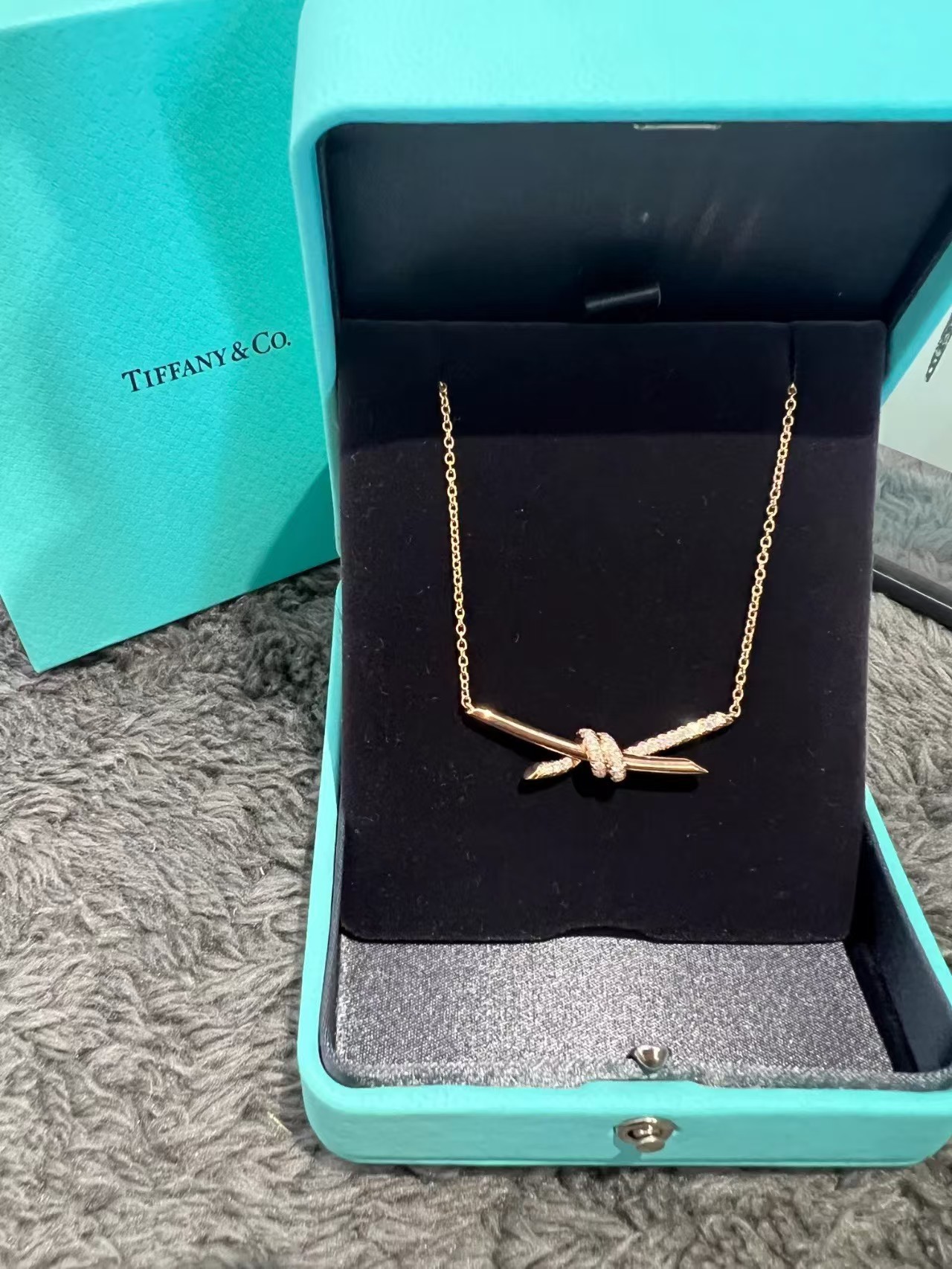 Buy replica Tiffany Knot Pendant Necklace and replica jewelry from PICKS Jewelry