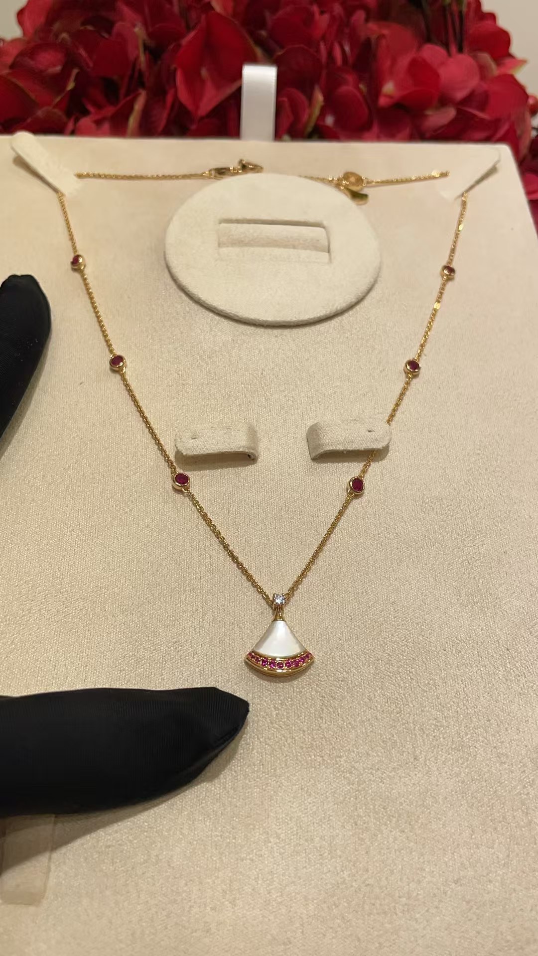 Buy replica Bvlgari Divas' Dream Necklace and replica jewelry from PICKS Jewelry