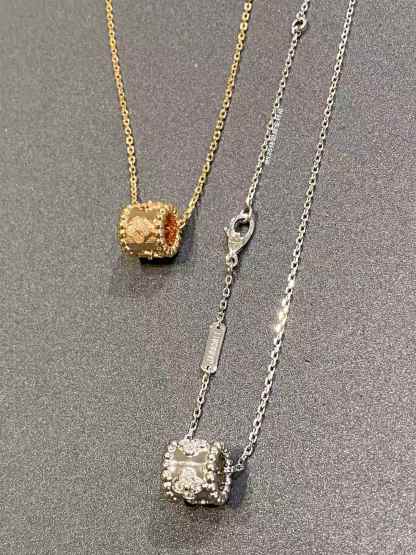 Buy replica Van Cleef & Arpels Perlée Clovers Pendant Necklace and replica jewelry from PICKS Jewelry