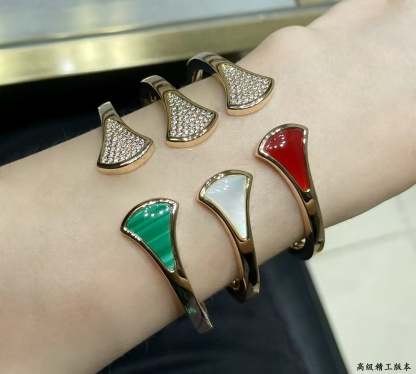 Buy replica Bvlgari Divas’ Dream Bracelet and replica jewelry from PICKS Jewelry