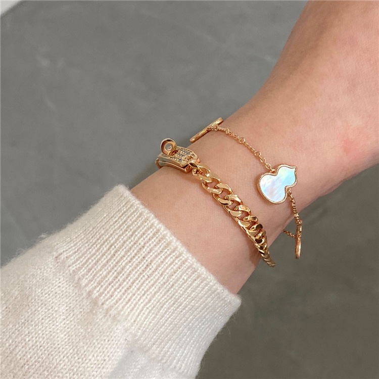 Buy replica Hermes Cuban Chain Pig Nose Bracelet and replica jewelry from PICKS Jewelry