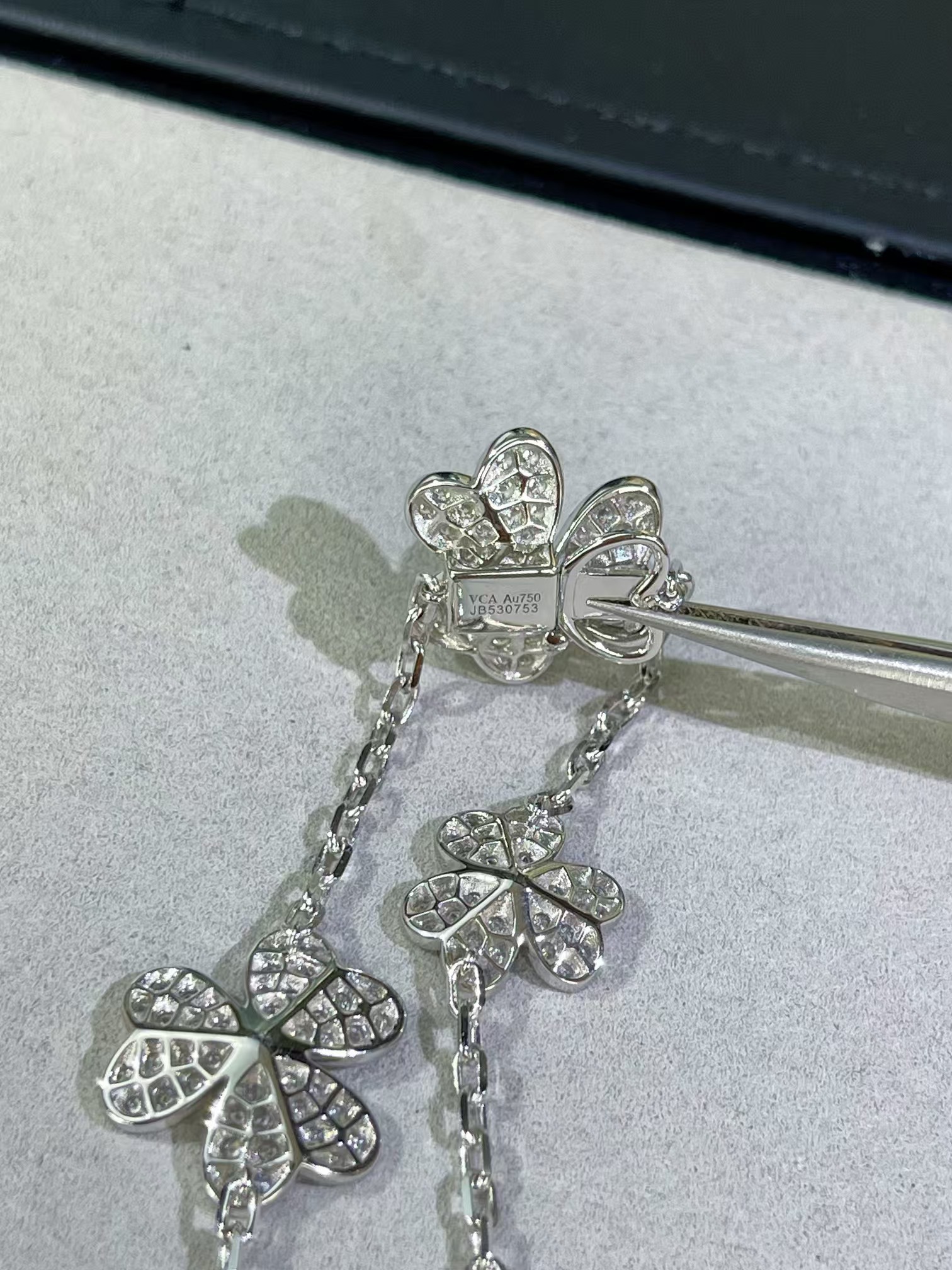 Buy replica Van Cleef & Arpels Frivole Bracelet 5 Flowers and replica jewelry from PICKS Jewelry