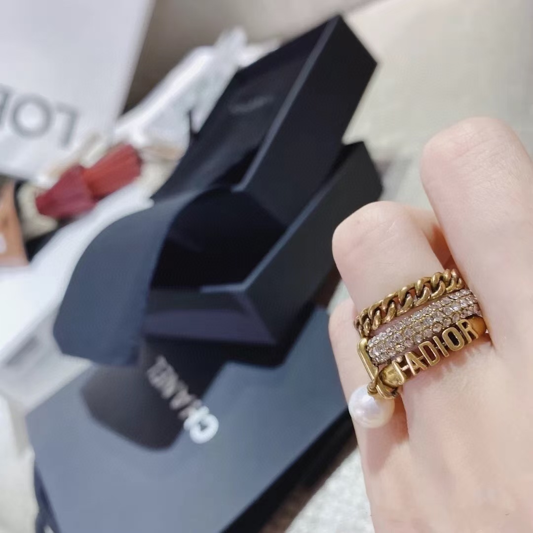 Buy replica JADIOR 3 Layers Pearl Dangle Ring and replica jewelry from PICKS Jewelry
