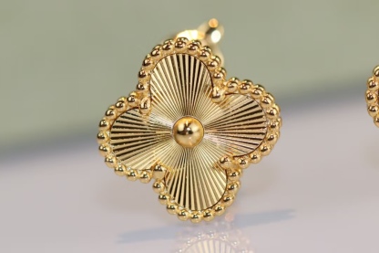 Buy replica Van Cleef & Arpels Vintage Alhambra Earrings and replica jewelry from PICKS Jewelry