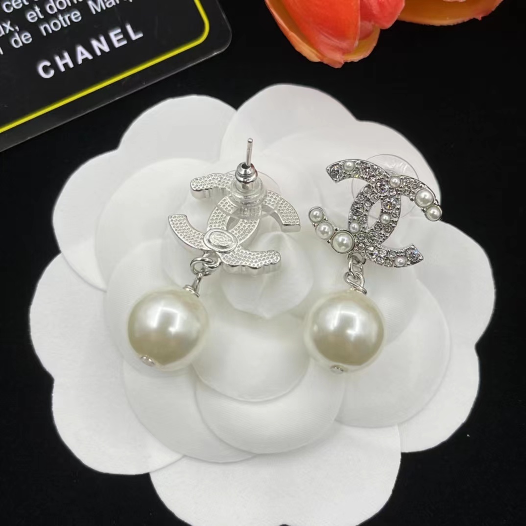 Buy replica Chanel Prom Pearl Dangle Earrings and replica jewelry from PICKS Jewelry