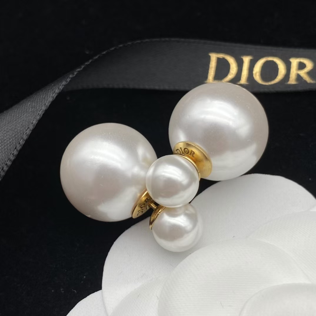 Buy replica Dior Classic Pearl Earrings and replica jewelry from PICKS Jewelry