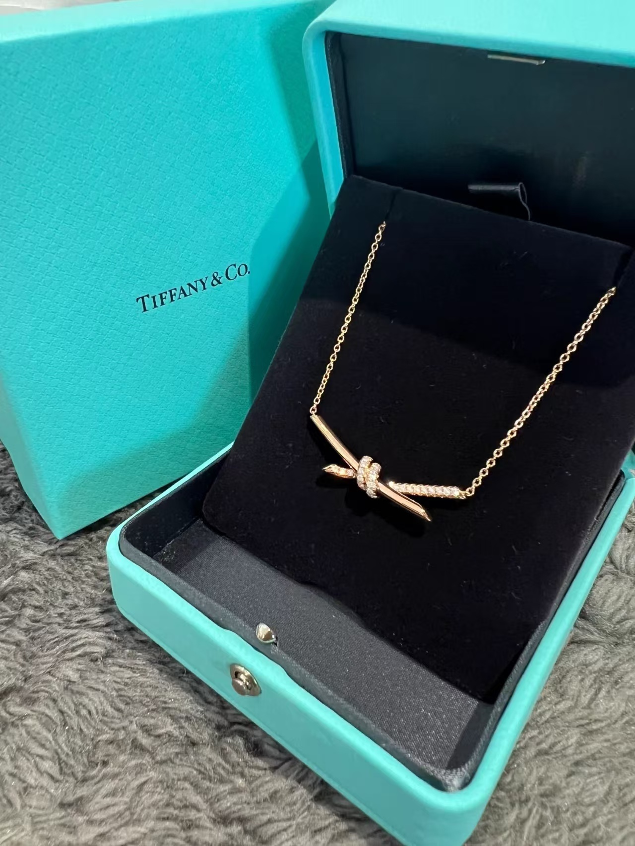 Buy replica Tiffany Knot Pendant Necklace and replica jewelry from PICKS Jewelry