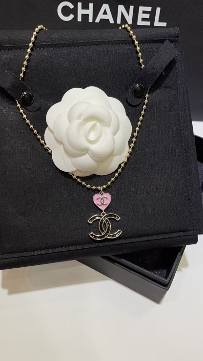 Buy replica Chanel Diamond Pearl Paved Double C Pendant Pearl Necklace and replica jewelry from PICKS Jewelry