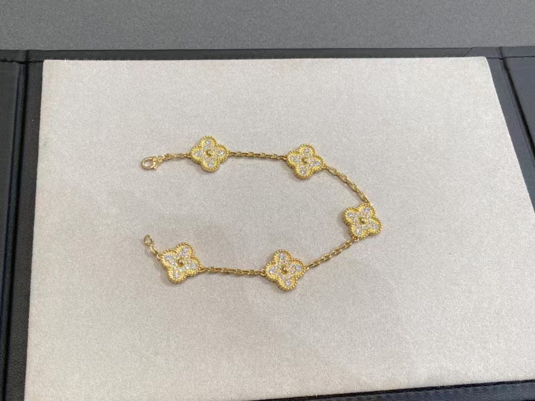 Buy replica Van Cleef & Arpels Vintage Alhambra Bracelet 5 Motifs and replica jewelry from PICKS Jewelry
