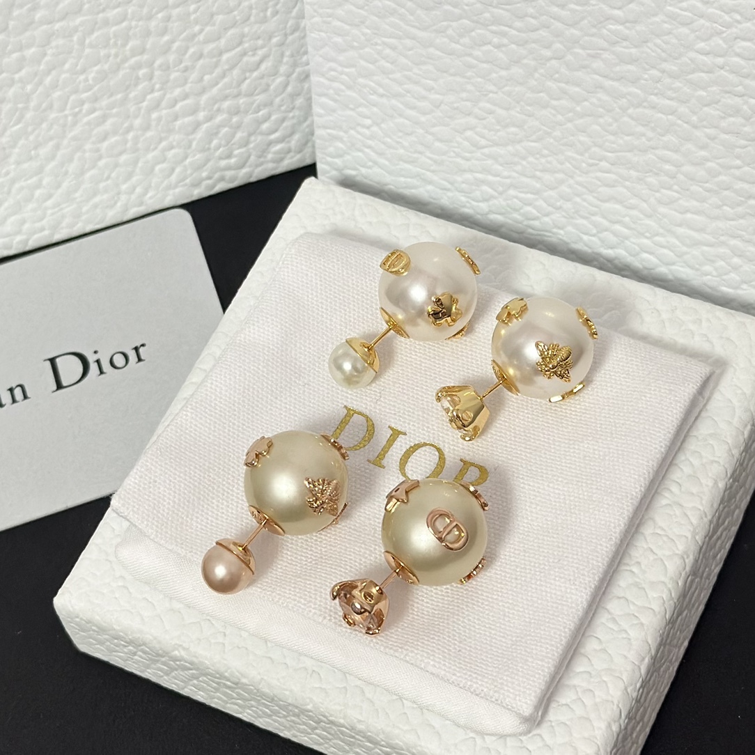 Buy replica Dior New Two Pearls Stud Earrings and replica jewelry from PICKS Jewelry