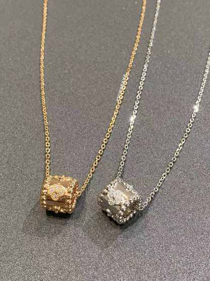 Buy replica Van Cleef & Arpels Perlée Clovers Pendant Necklace and replica jewelry from PICKS Jewelry