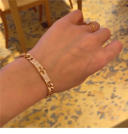 Buy replica Hermes Cuban Chain Pig Nose Bracelet and replica jewelry from PICKS Jewelry