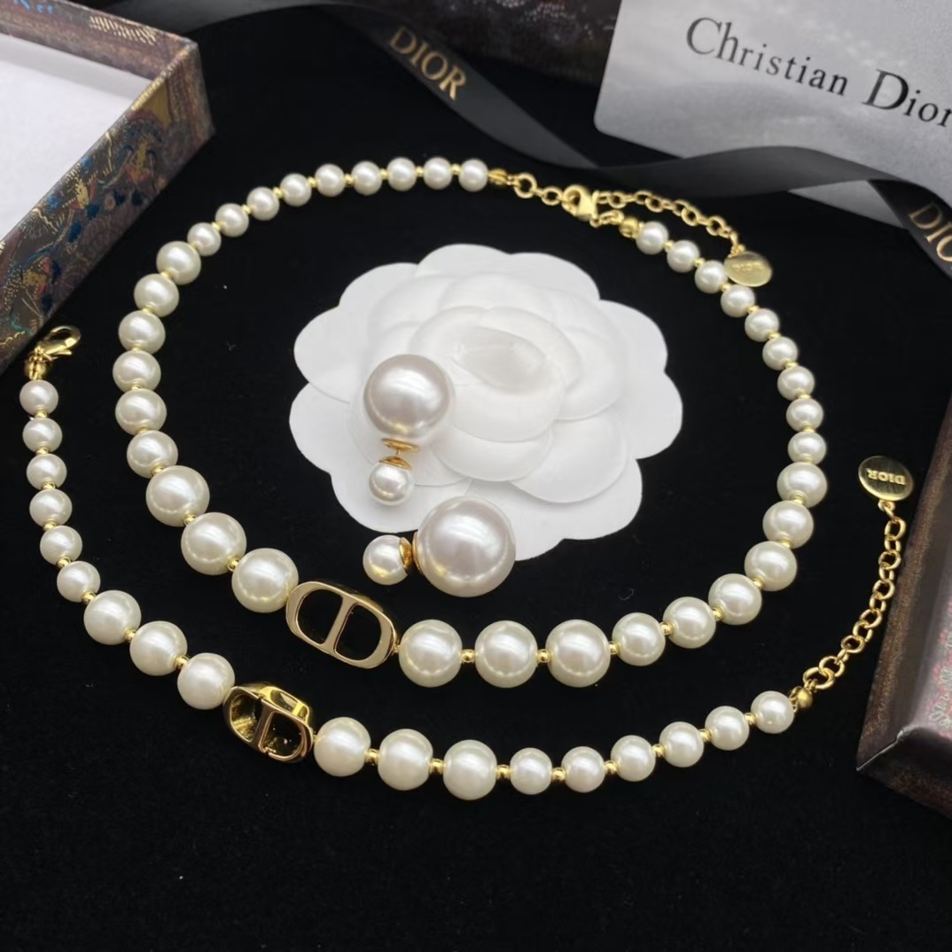 Buy replica Dior Classic Pearl Earrings and replica jewelry from PICKS Jewelry