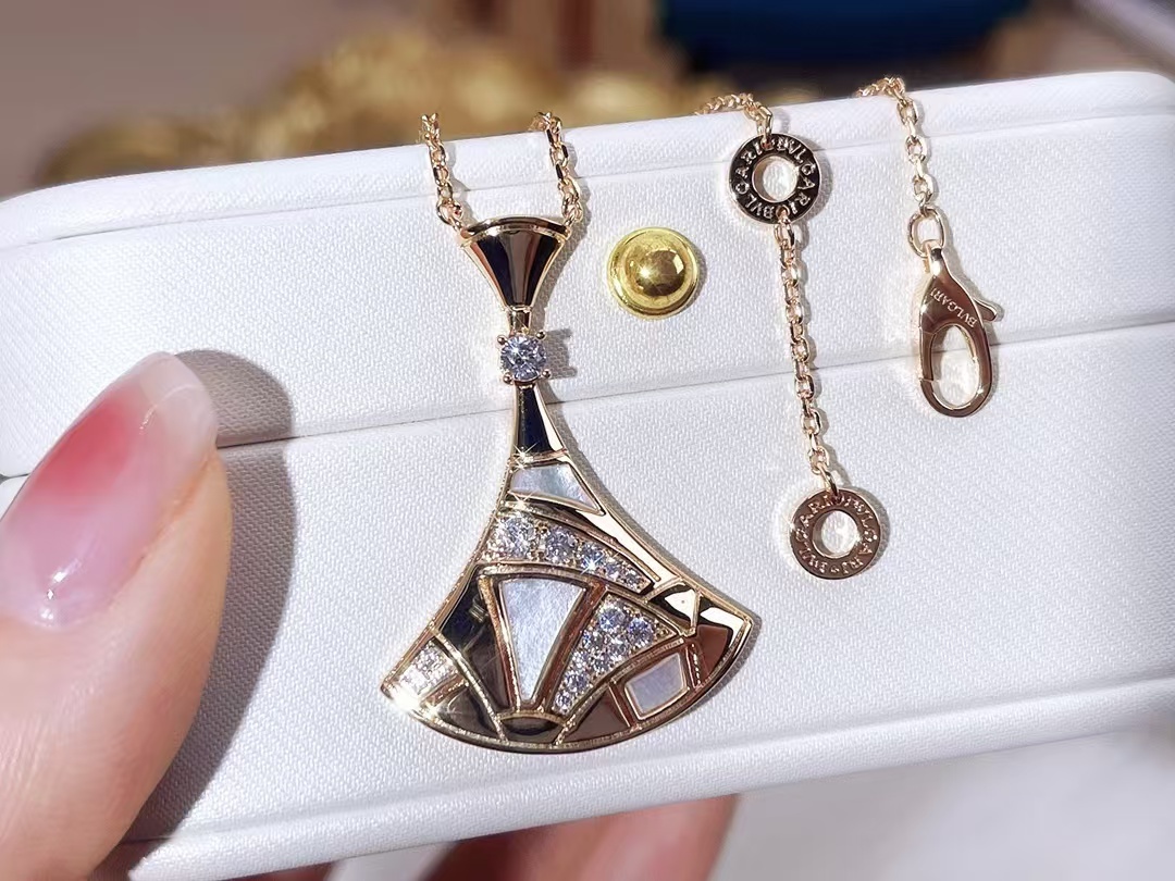 Buy replica Bvlgari Divas' Dream Necklace and replica jewelry from PICKS Jewelry