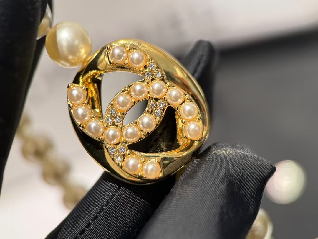 Buy replica Chanel Round Double C Pendant Pearl Choker Necklace and replica jewelry from PICKS Jewelry