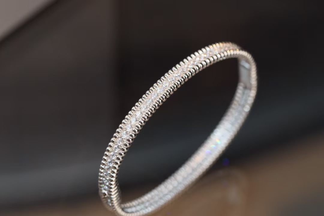 Buy replica Van Cleef & Arpels Perlée Perlée Diamonds Bracelet, 1 Row, Medium Model and replica jewelry from PICKS Jewelry