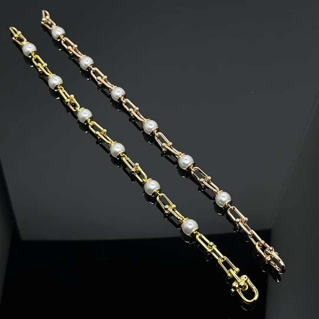 Buy replica Tiffany HardWear Link Bracelet with Freshwater Pearls and replica jewelry from PICKS Jewelry