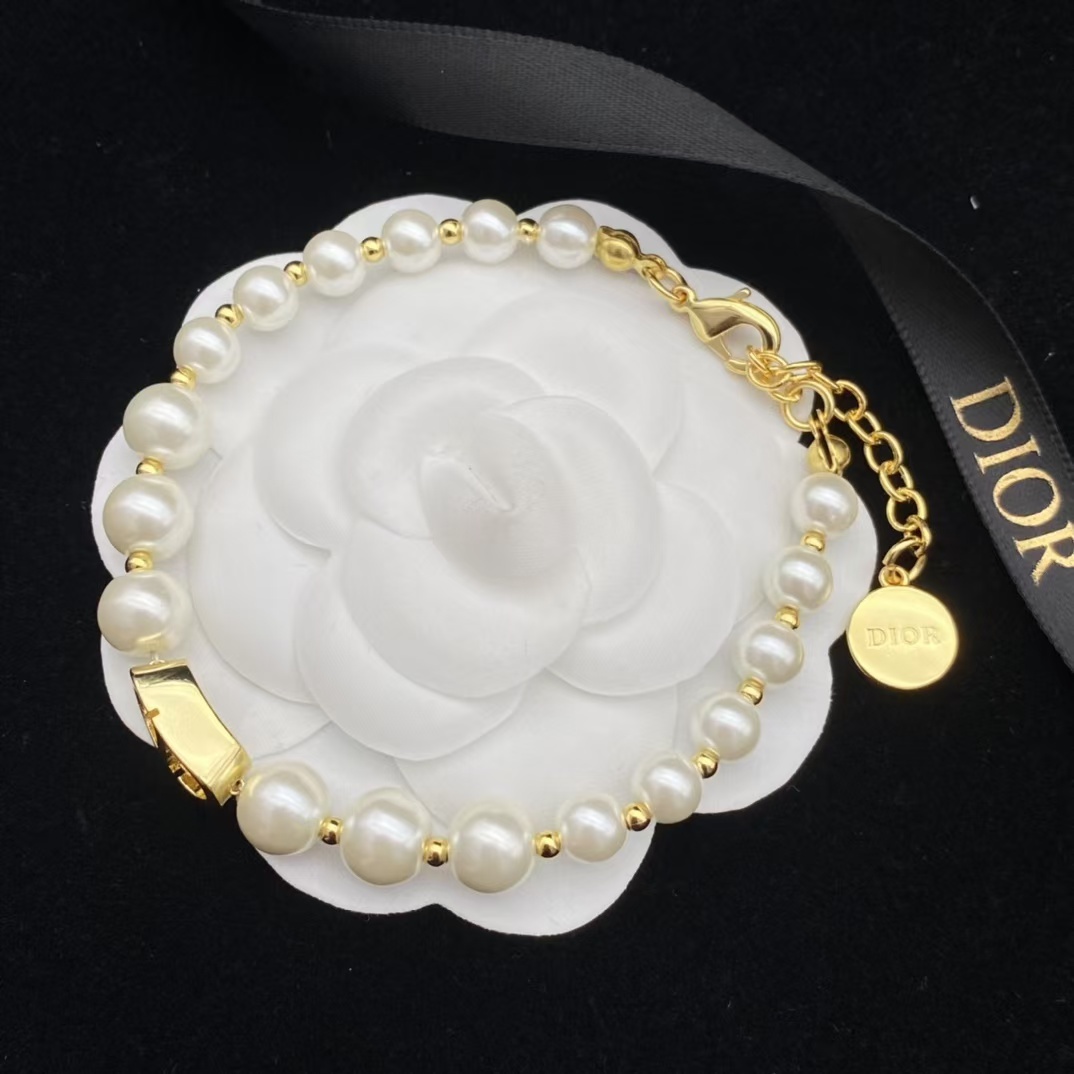 Buy replica Dior Classic Pearl Bracelet and replica jewelry from PICKS Jewelry