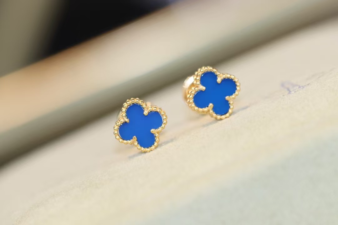 Buy replica Van Cleef & Arpels Earstuds Earring - Mini and replica jewelry from PICKS Jewelry
