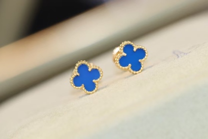Buy replica Van Cleef & Arpels Earstuds Earring - Mini and replica jewelry from PICKS Jewelry