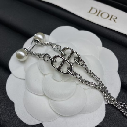 Buy replica Dior Chain Dangle Pearl Earrings and replica jewelry from PICKS Jewelry