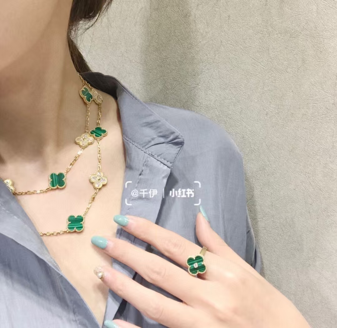 Buy replica Van Cleef & Arpels Vintage Alhambra Long Necklace, 20 Motifs and replica jewelry from PICKS Jewelry