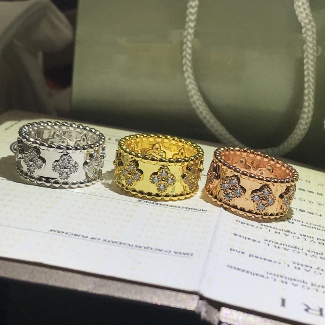 Buy replica Van Cleef & Arpels Wide Four Leaf Clover Ring and replica jewelry from PICKS Jewelry
