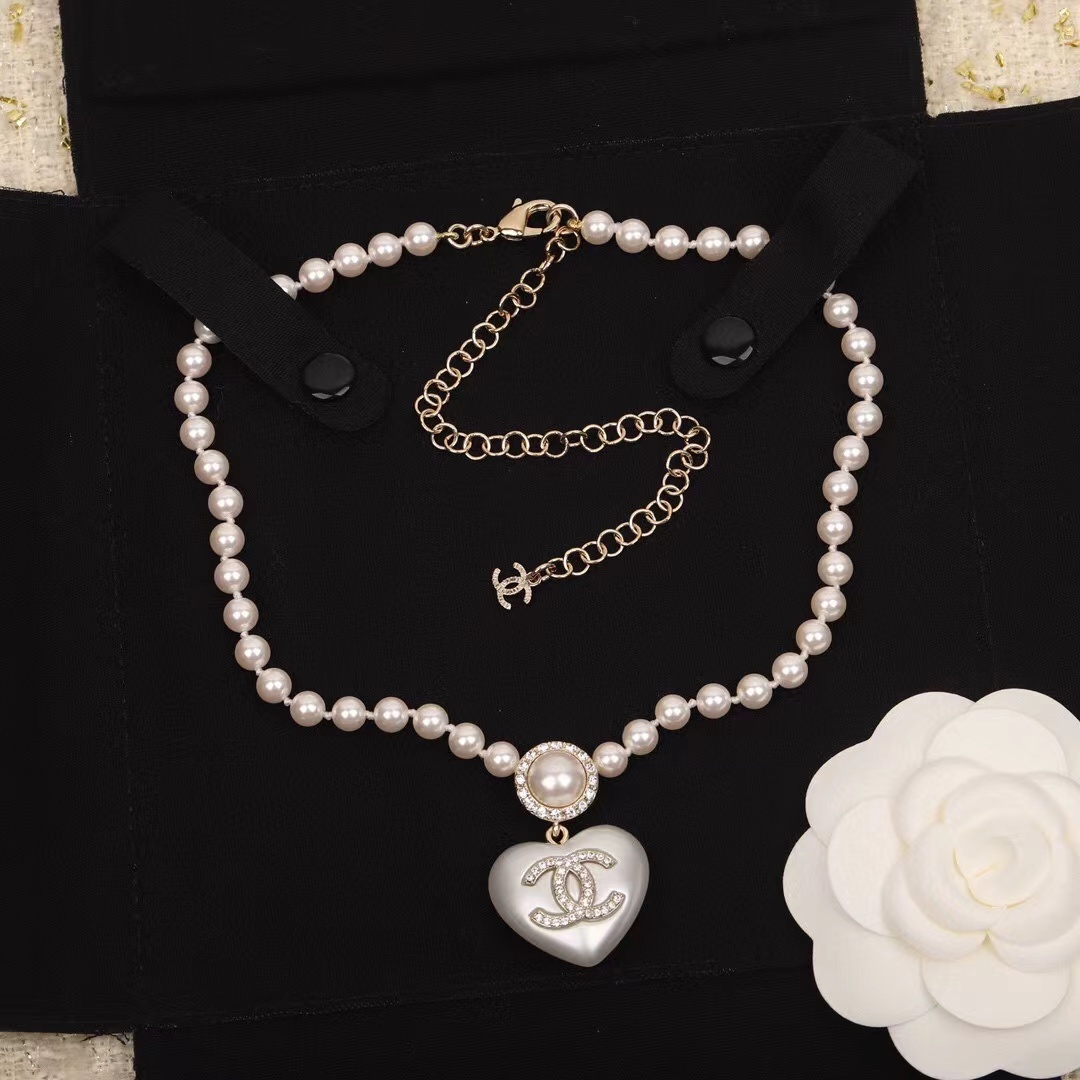 Buy replica Chanel Princess Style Heart Pendant Pearl Necklace and replica jewelry from PICKS Jewelry