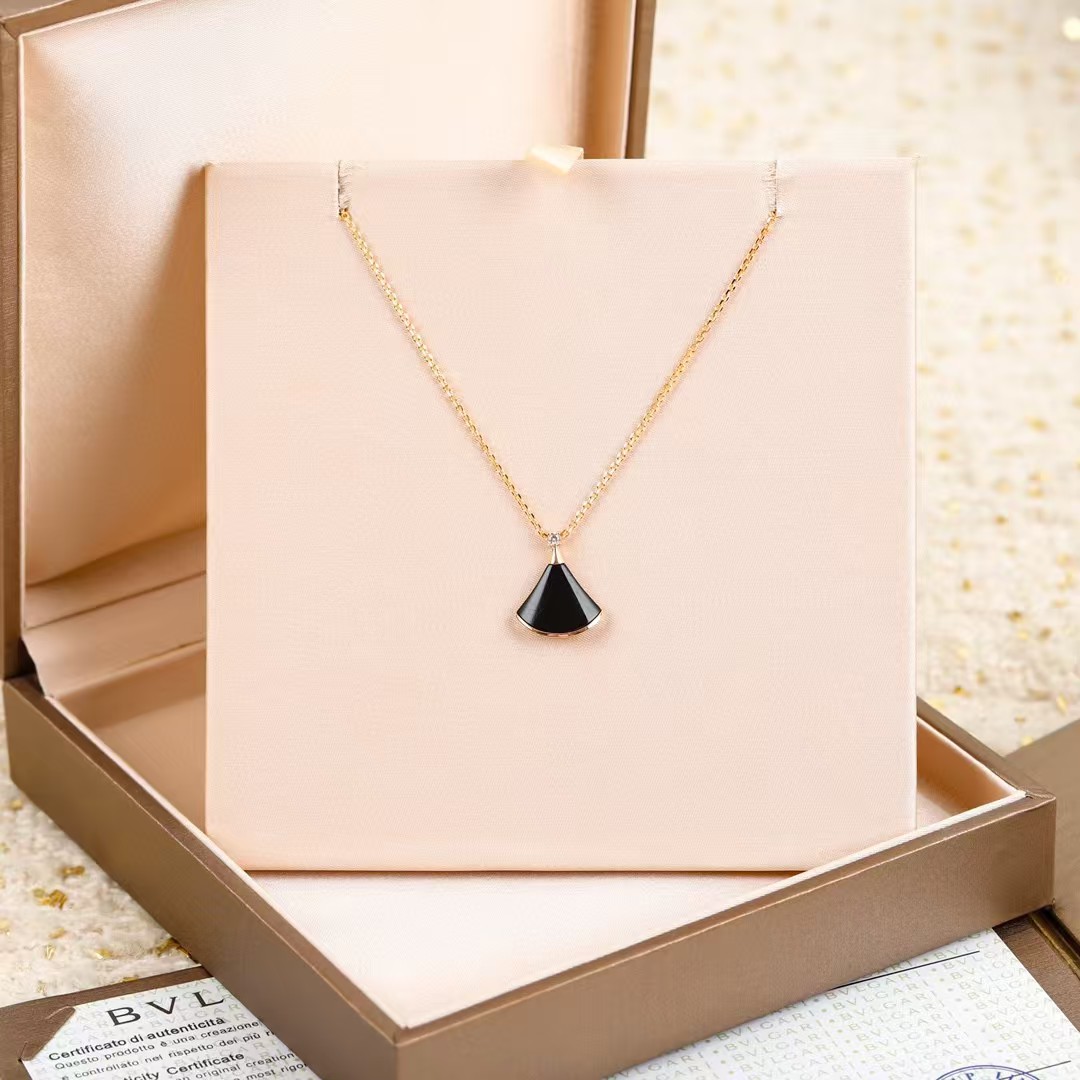 Buy replica Bvlgari Divas' Dream Necklace and replica jewelry from PICKS Jewelry