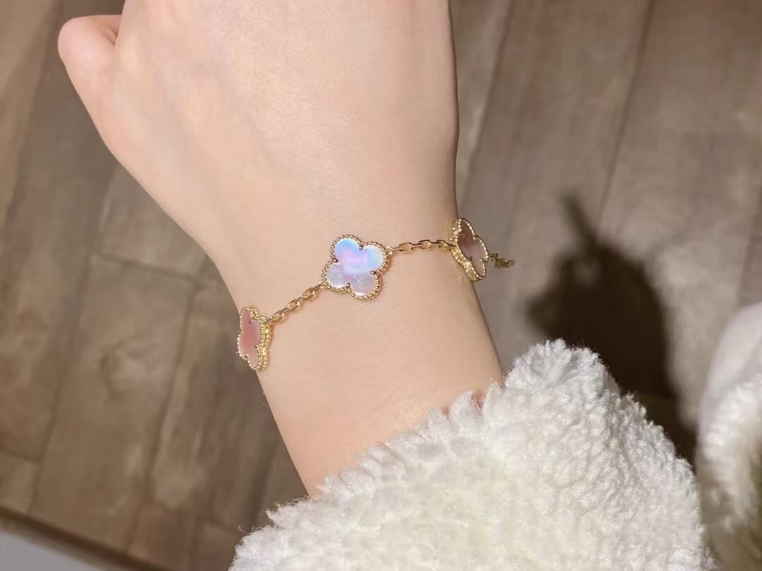 Buy replica Van Cleef & Arpels Vintage Alhambra Bracelet 5 Motifs and replica jewelry from PICKS Jewelry